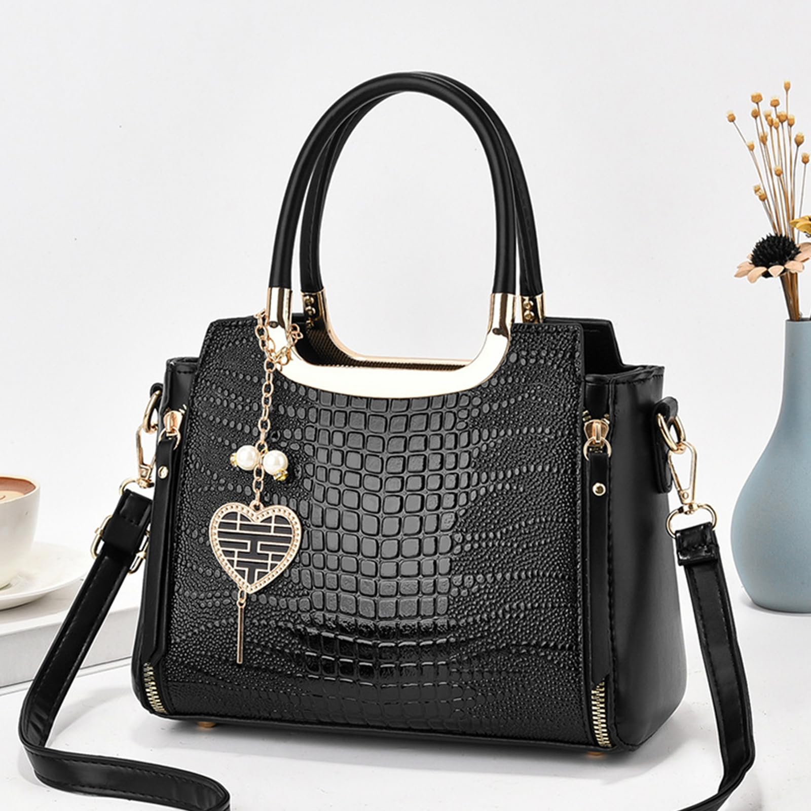 Heart-shaped charm black crocodile-print handbag - Image 2